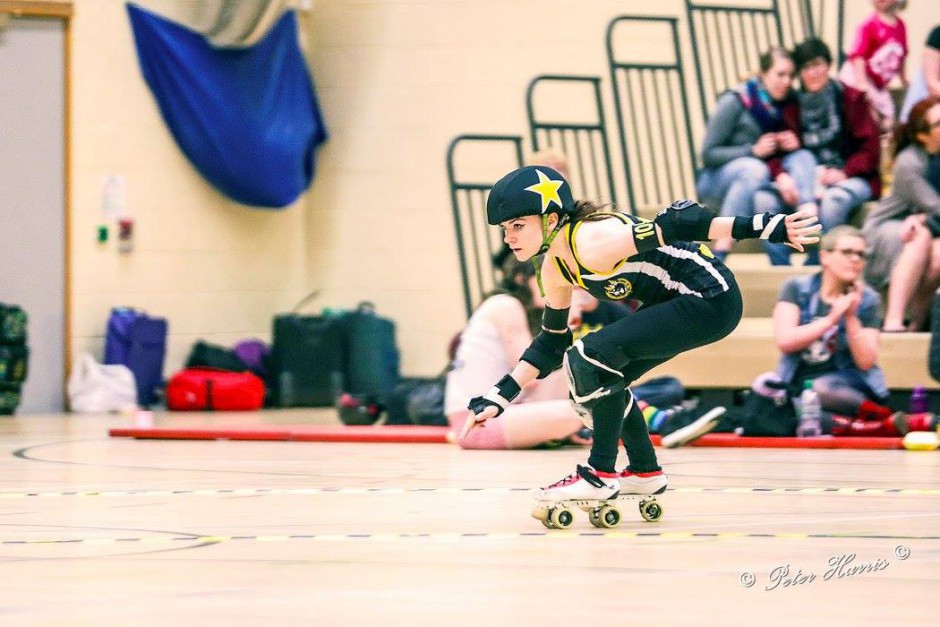 Jammer playing roller derby